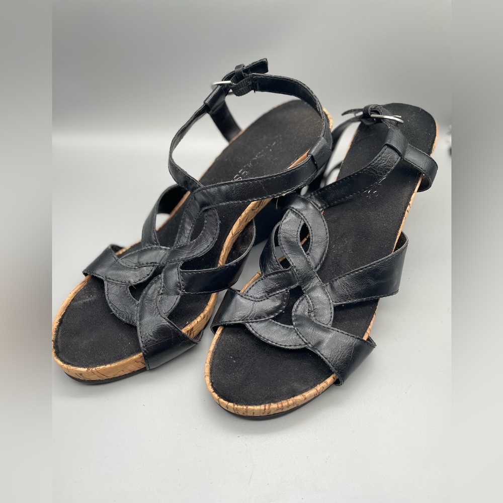 Women’s black Aerosol shoes with cork heel and ankle strap. Size 7.5. AC051